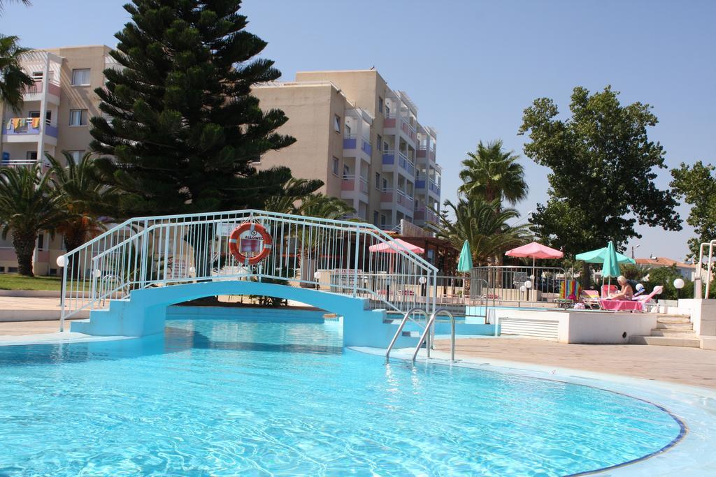 Astreas Beach Hotel Apartments Protaras Esterno foto