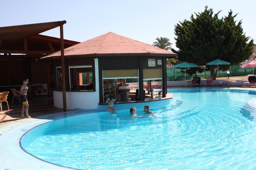Astreas Beach Hotel Apartments Protaras Esterno foto