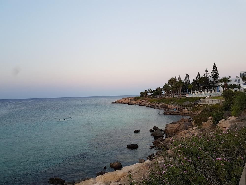 Astreas Beach Hotel Apartments Protaras Esterno foto